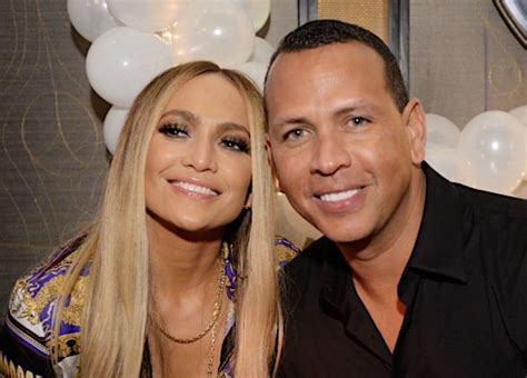 J Lo And A Rod Are Engaged Check Out The Big Ol Diamond