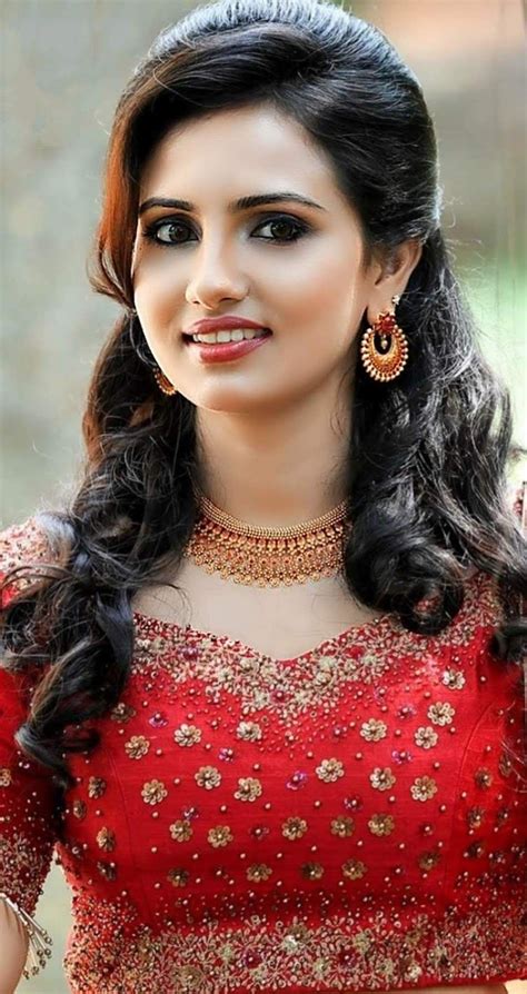 She is a popular indian movie actress who is known for her beautiful eyes and perfect figure. Pin on suit