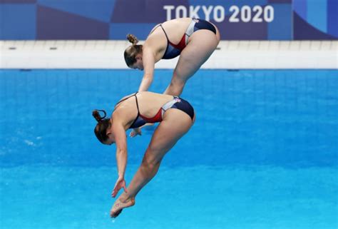 Tokyo Olympics Why Do Divers Wear Tape And Shower Between Dives Metro News
