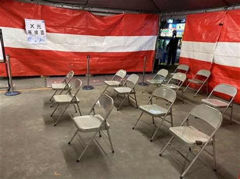 The site owner hides the web page description. 平鎮某醫院爆確診 他上禮拜才回診崩潰：政府什麼都不說 - 生活 - 中時新聞網