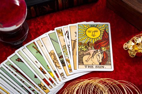 Love readings, fortune tellers, mediums 8 Benefits of Getting a Daily Tarot Card Reading