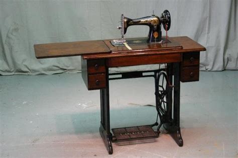 1940s Antique Singer Treadle Sewing Machine In Cabinet 45404757