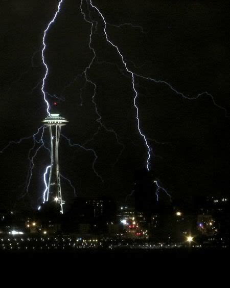 Space Needle Lightning Strikenot A Good Time To Be In The Hottub