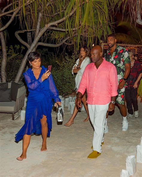 kim kardashian celebrated her 40th with friends on private island