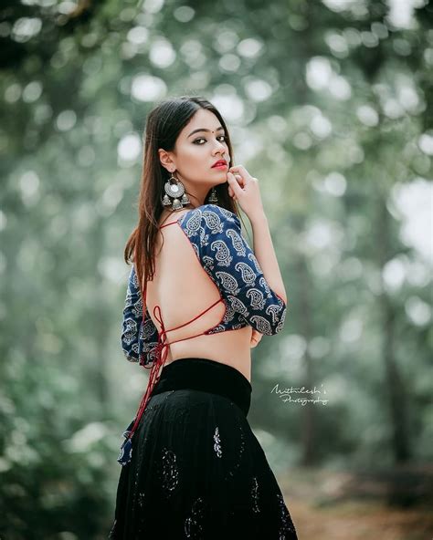 Beautiful Indian Girls In Stunning Outfits Stunning Gallery ~ Facts N