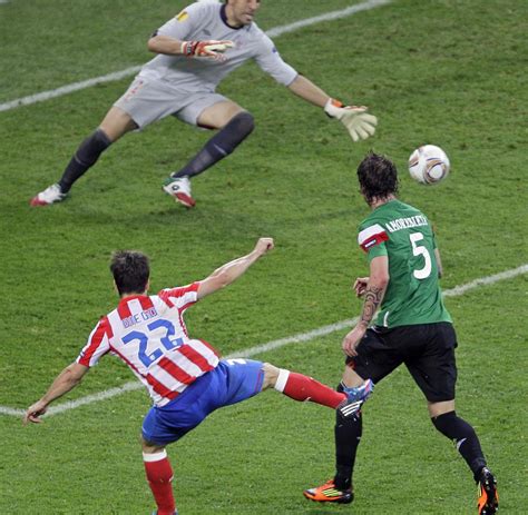 It began on 1 july 2010, with the first qualifying round matches, and concluded on 18 may 2011, with the final at the aviva stadium in dublin, republic of ireland, between porto and first. Europa-League-Sieger: Magath will Diego nach Wolfsburg ...