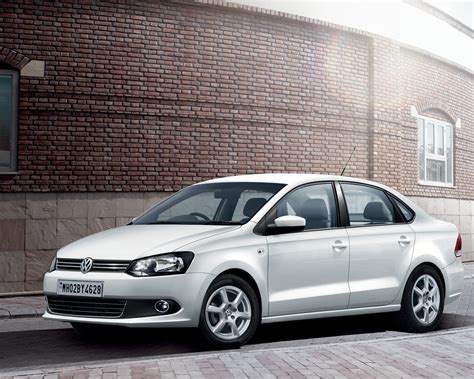 A hundred and five hp max. VOLKSWAGEN Polo Sedan specs & photos - 2010, 2011, 2012 ...