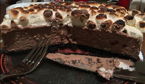 [homemade] Hot Chocolate Flavored Cheesecake With Whipped Cream And