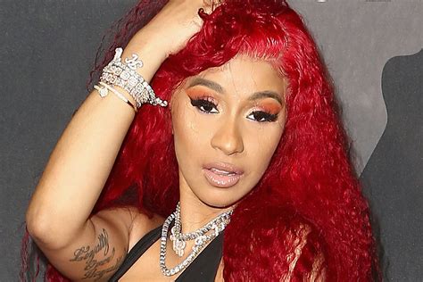 Amazon.ca gift card in a premium holiday gift box (various designs) amazon.com.ca, inc. Cardi B Faces Backlash for Comments About Drugging, Robbing Men - XXL