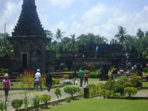 Jun 15, 2021 · candi penataran, blitar, jawa timur. 7 Destinasi Ini Wajib Kamu Datangi Jika Kamu Berkunjung ke ...