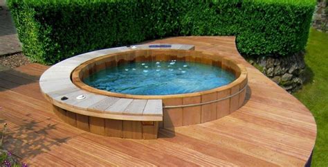 They can also be adjusted if you have a if you're someone who like to maintain a hot water temperature in their bath, then this is the tub for you. Innovative Fitness | The Benefits of Saunas + Hot Tubs