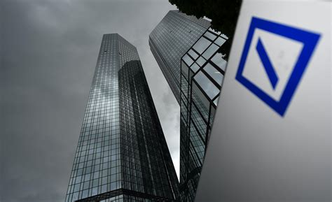 Umbau Stürzt Deutsche Bank Tief In Die Roten Zahlen Webde
