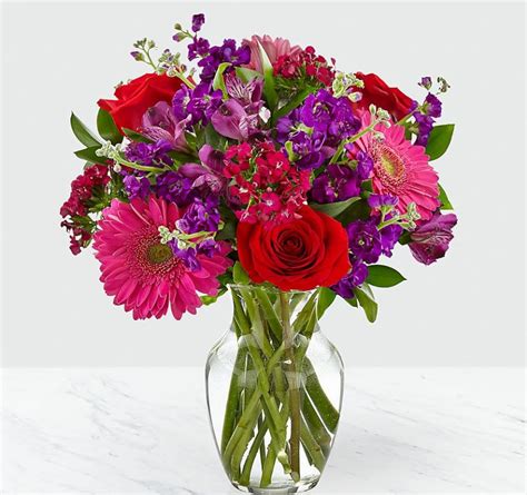 Lucky In Love Bouquet Vase Included In Dunkirk Md Dunkirk Florist
