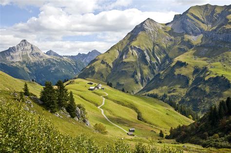 Vorarlberg Wandern Im Bregenzer Wald Symphonie In Grün Wandernde