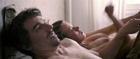 Nude Video Celebs Alice Dwyer Nude Drei Zimmer Kuche Bad 2012