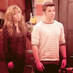 Sam Puckett Find Share On Giphy