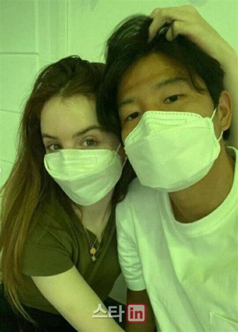 Park Joo Hos Wife Anna Confesses That She Is Battling Cancer On Sns Wowkorea