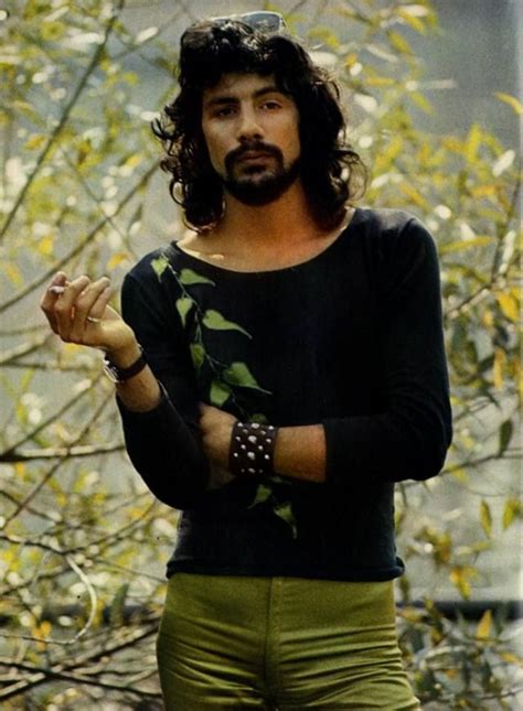 Vintage Photos Show Styles Of A Babe Cat Stevens In The S And S Vintage News Daily