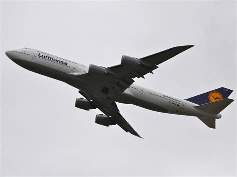 Lufthansa Boeing 747 8 Intercontinental Takes Flight Flight Blogger
