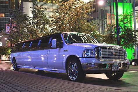 Minneapolis Limo Service Airport Car Service Suvs Party Buses Shuttles