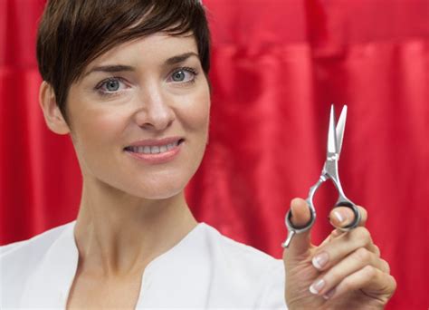 How To Choose Barbering Or Haircutting Scissors And Get The Right