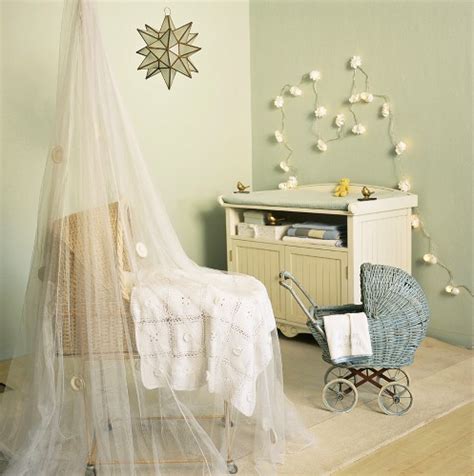 Die kissen sind ein mesh von blackypanther. Kinderzimmer mit Babybett und … - Bild kaufen - 343289 ...