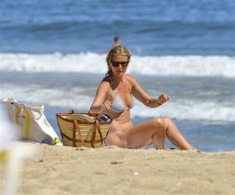 Gwyneth Paltrow Shows Off Her Toned Beach Body On The Beach In The