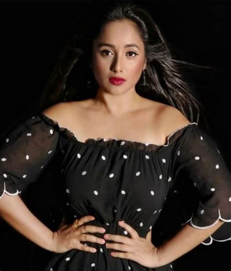 Bhojpuri Sizzling Queen Rani Chatterjee Looks Smoking Hot As She Flaunts Her Sexy Curves In Her