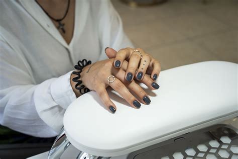 With Quality In Mind Tk Nails Brings Russian Manicures To Westwood