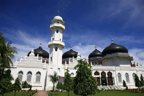 Masjid Raya Baiturrahman Keindahan Keajaiban Dan Saksi Sejarah Aceh Traverseid