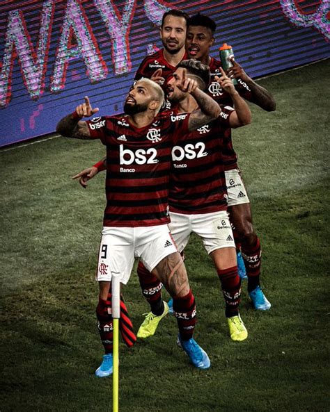 O time agora dá uma parada e volta a pensar na libertadores, onde enfrenta o em menos de 20 minutos da segunda etapa, o flamengo já vencia por 3 a 0, mostrando sua superioridade técnica diante do corinthians. Flamengo faz 5 a 0, atropela o Grêmio e vai à final da ...