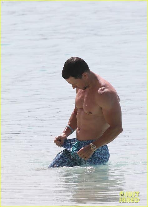 Photo Mark Wahlberg Joins Wife Rhea Durham For Another Beach Day 09 Photo 4005764 Just