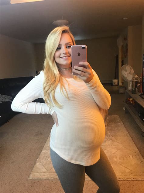 Pin By Samantha Scott On Pregnancy Big Pregnant Pregnant Women Pregnant