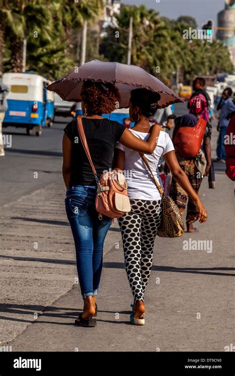 Two Ethiopian Girls In Hawassa Ethiopia Stock Photo Alamy