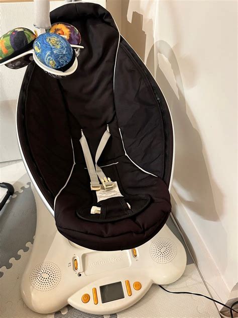 Mamaroo 4moms Old Model Babies And Kids Infant Playtime On Carousell