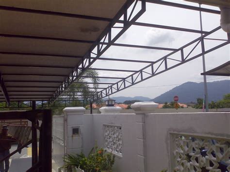 Awning ini memiliki bentuk yang lebih datar dan terpasang. Jenis Awning Rumah | Desainrumahkeren.com