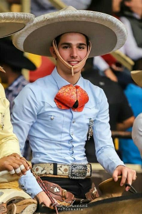 Pin De Greg Shoemake En Mexico Moda Casual Hombre Traje Charro De Gala Vaqueros Guapos