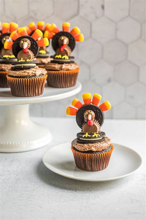 thanksgiving turkey cupcakes brown eyed baker