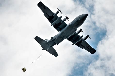 Photo Essay Fort Mccoy Hosts Air Force Airdrop Training Ops Article