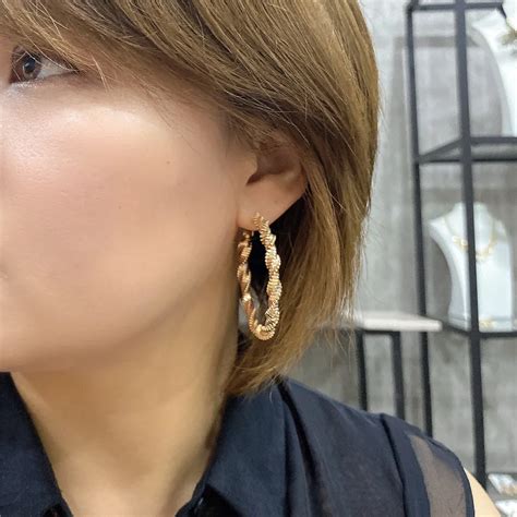 Trendy Gold Color Plating Scale Twist Medium Size Hoop Earrings For Women Girl Elegant Bohemia