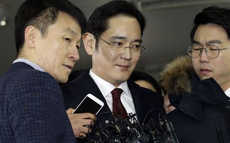 South Korea Court Rejects Arrest Of Samsung Heir Jay Y Lee The
