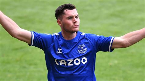 Michael Keane Everton Defender Signs New Five Year Deal Football