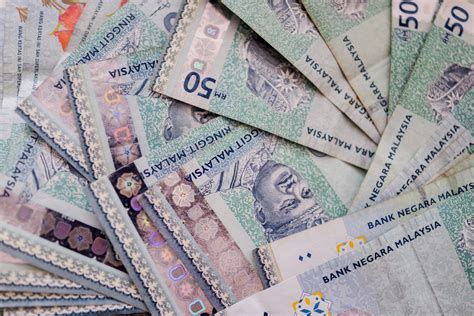 In order to invest money, you first have to save some up. HSBC : Ringgit may weaken in the event of Malaysia ...