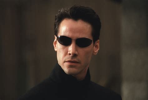 Keanu Reeves ‘matrix Suit Mechanical ‘alien Head Among 900 Film