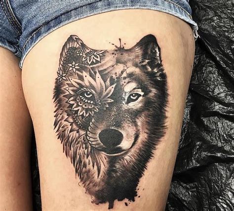 Dans ce coloriage d'animaux, la tête de loup est dessinée à la manière des mandalas avec beaucoup de petits détails à colorier à l'intérieur. Pin on Tattoo