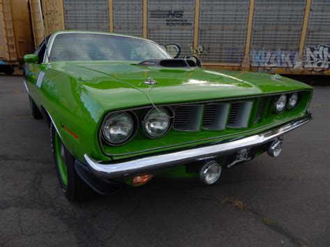 This completely stock looking 1971 plymouth cuda is a little bit different. SEMA 2016 MOPAR SHOW CAR 392 Crate Hemi Pilot Car Graveyard Carz 1971 'Cuda '71 - Classic ...