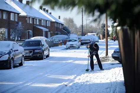 Weather Forecaster Predicts Exact Date For Surrey Snow To Fall In
