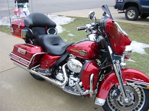 After owning several harley davidson bikes, i found that this bike has a higher center of gravity and with 2 people on it, i found that it is prone to falling over. 2012 Harley-Davidson® FLHTCU Ultra Classic® Electra Glide ...