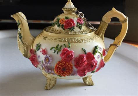 Vintage Nini Elizabeth teapot number 6-37 | Tea pots, Trinket boxes 