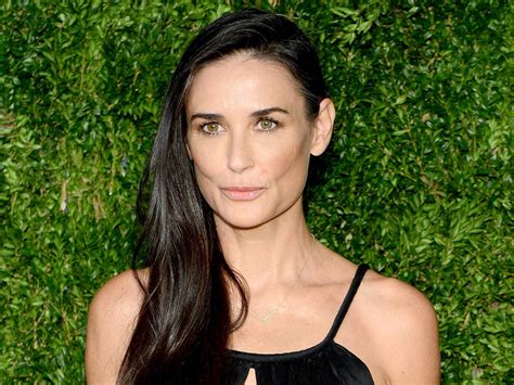 Moore in her childhood suffered various family problems as her father left her when she was only 3 months old, but her ambition to be something great in her life took moore to her ultimate goals. Cirujómetro: Demi Moore: 57 años, adicción al bótox y ...
